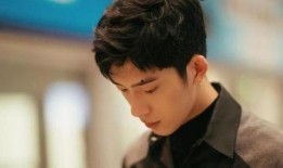 井柏然爆料父母追星视频,揭秘明星家庭追星日常